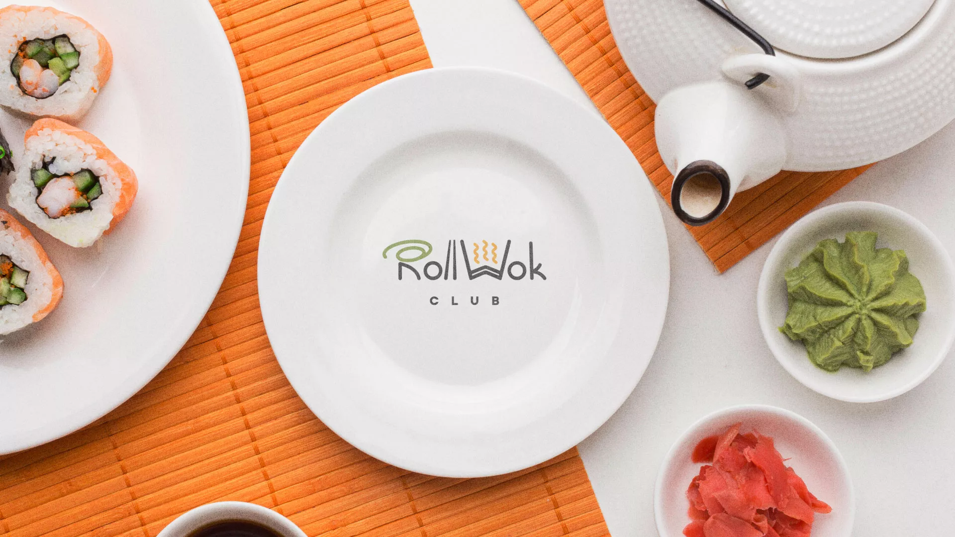 Разработка логотипа и фирменного стиля суши-бара «Roll Wok Club» в Новоалтайске